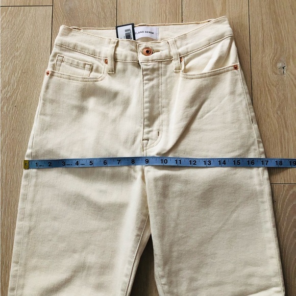 NWT Outland Denim Lucy Relaxed Skinny High Rise Jean Ecru Size 26/30 - Picture 5 of 15